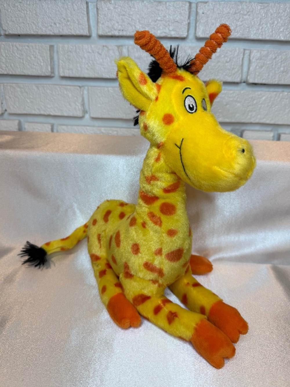 Dr. Seuss Mulberry Street Giraffe Plush
